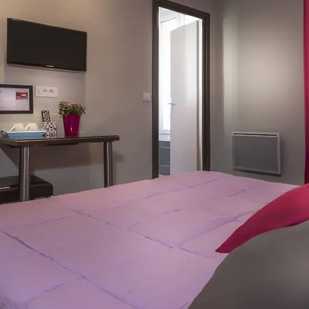 Maison Deschanel Paris Residence With Eiffel Tower View