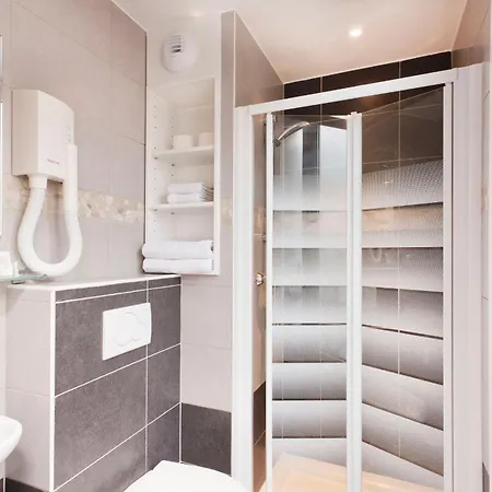 Montsouris Orléans Hotel *