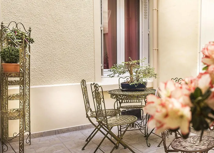 Montsouris Orleans Hotel *