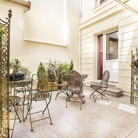 Montsouris Orleans Hotel *